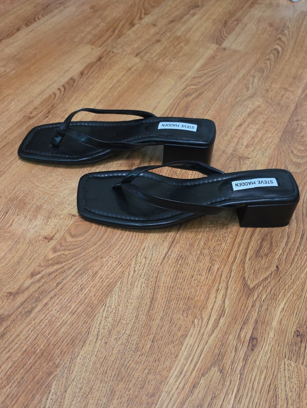 Steve Madden Black Square Toe Thong Sandals Size 11 - Picture 5 of 10